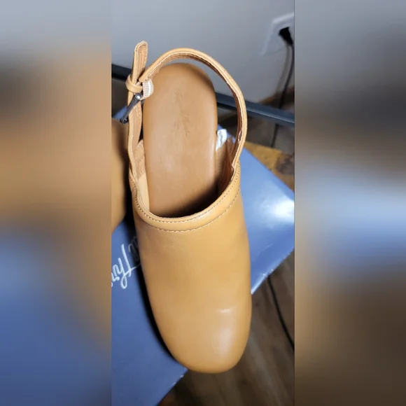 Universal Thread Women's Watson Platform Clog Heels. - Picture 8 of 9